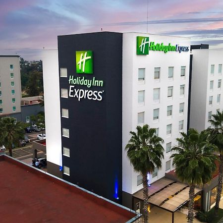 Holiday Inn Express Guadalajara Aeropuerto By Ihg Las Pintas Extérieur photo
