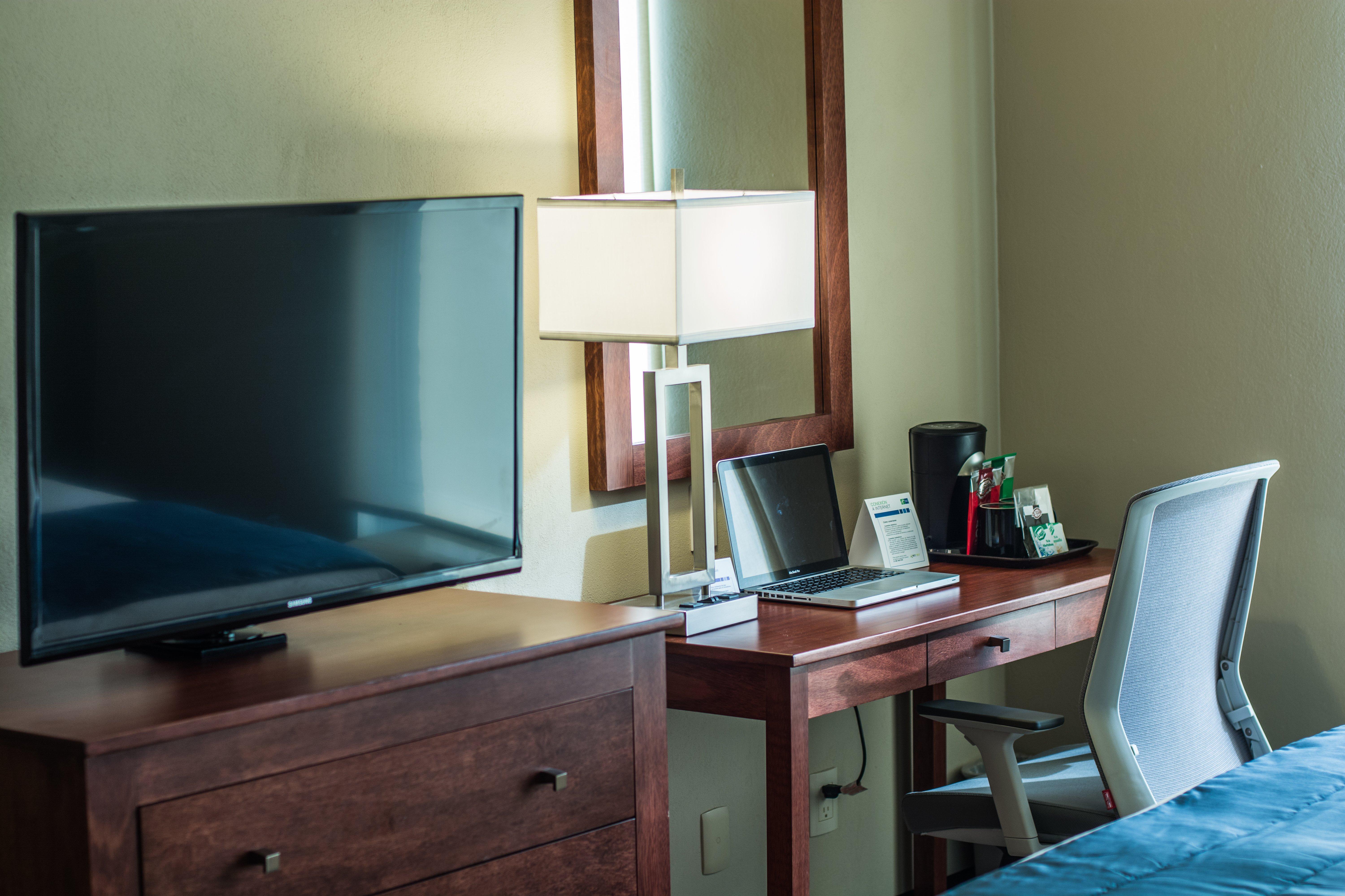 Holiday Inn Express Guadalajara Aeropuerto By Ihg Las Pintas Extérieur photo