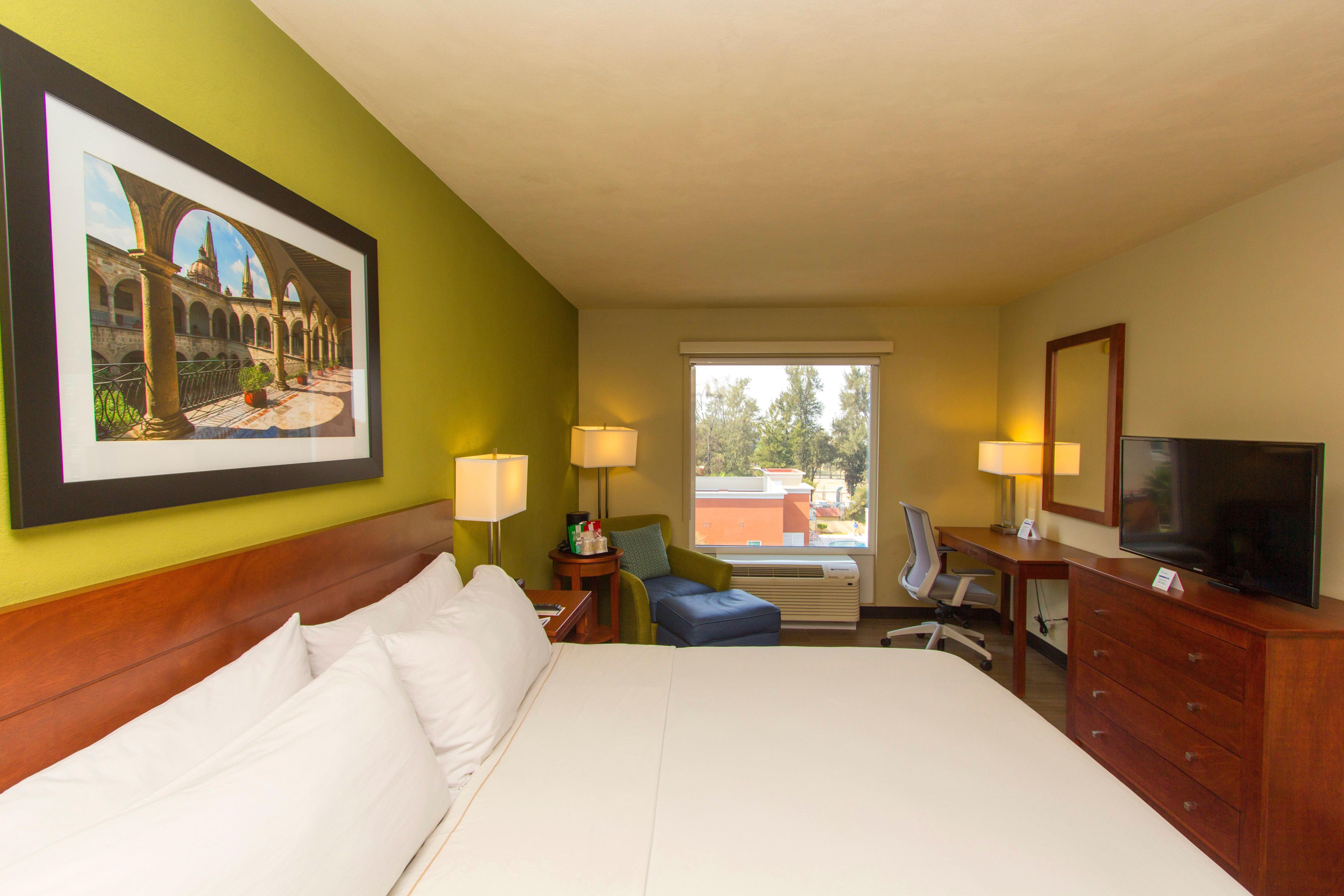 Holiday Inn Express Guadalajara Aeropuerto By Ihg Las Pintas Extérieur photo