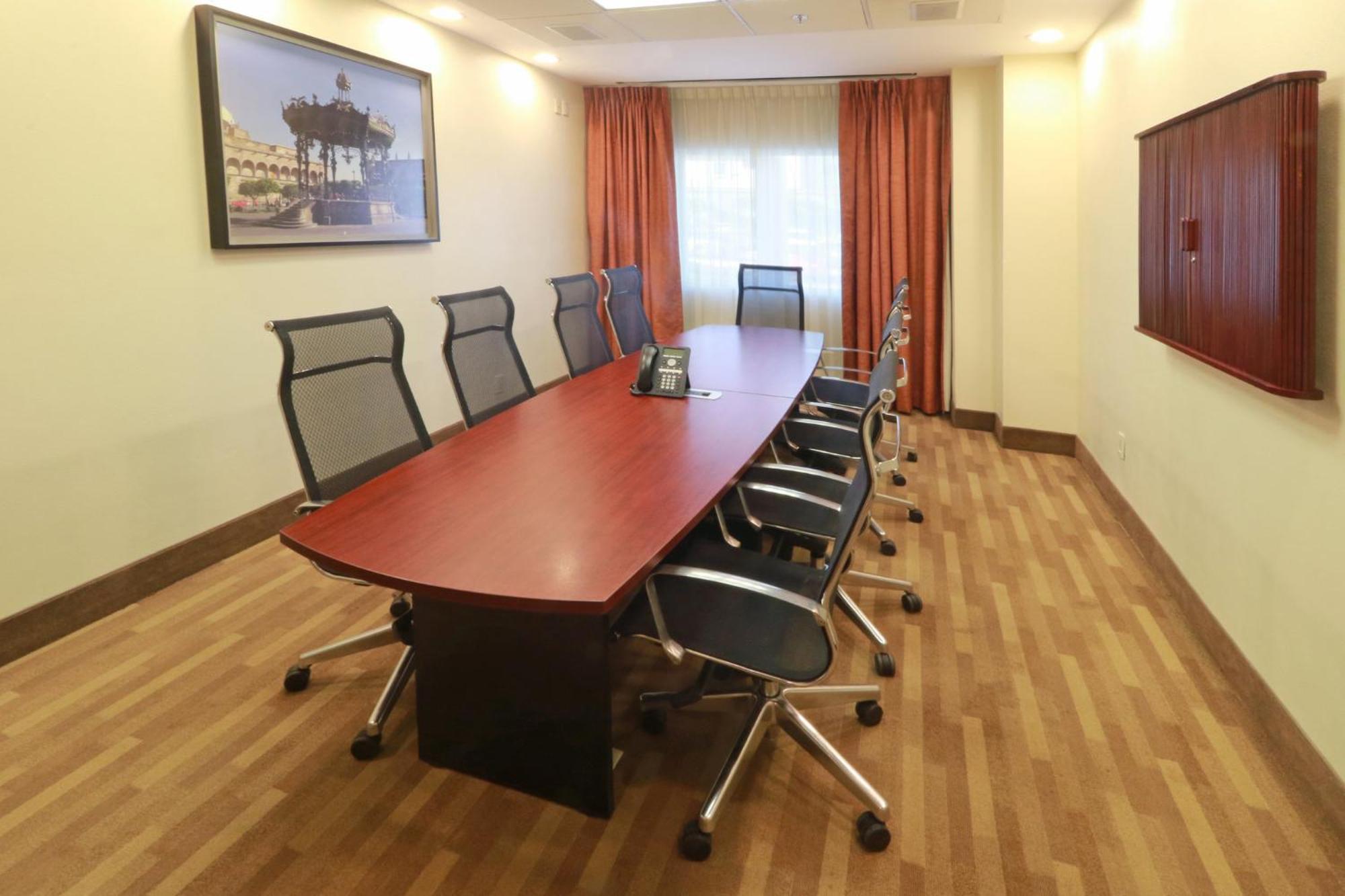 Holiday Inn Express Guadalajara Aeropuerto By Ihg Las Pintas Extérieur photo