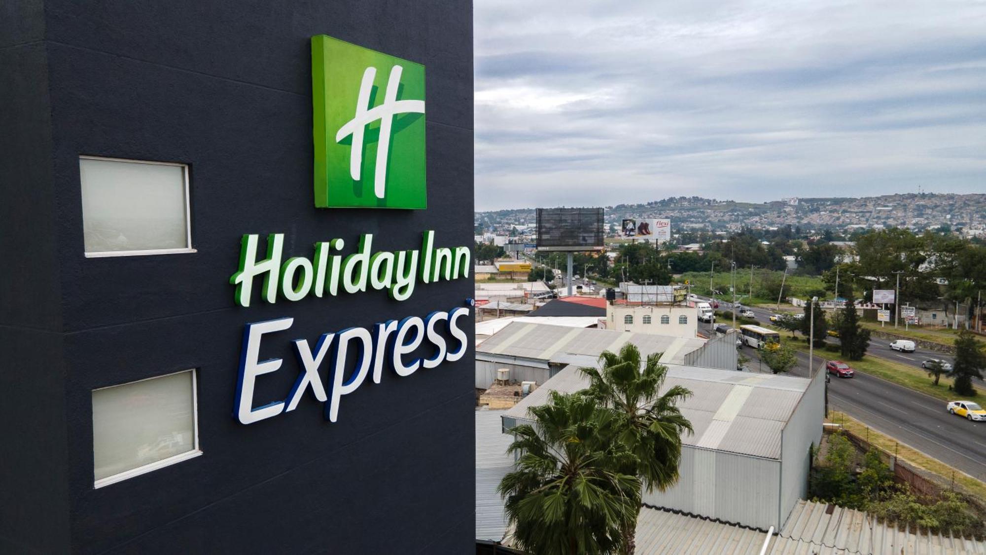 Holiday Inn Express Guadalajara Aeropuerto By Ihg Las Pintas Extérieur photo